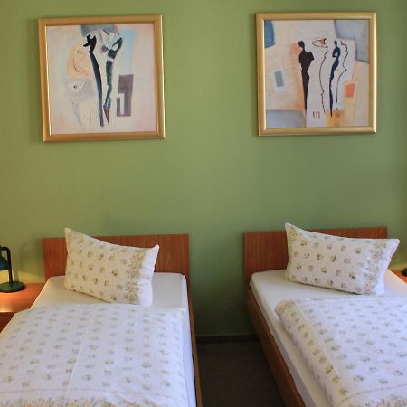 "Zum Heiligen Geisthof" Hotel Parchim Buitenkant foto